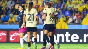Barcelona se impone a las Estrellas de la Liga MX Femenil en un juego lleno de emociones en el Volcán