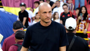 David González pica en punta para ser el DT de América