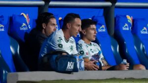 Andrés Guardado inicia su formación como director técnico en España
