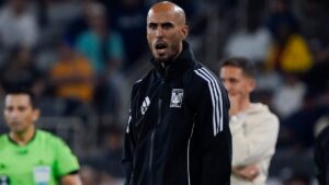 Guido Pizarro se niega a hablar del arbitraje y se dice satisfecho con lo mostrado por Tigres