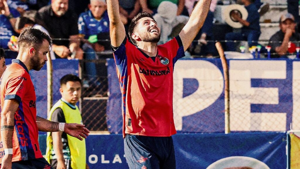Nicolás Samayoa hizo su primer gol en el Apertura 2025 | @Rojos_Municipal