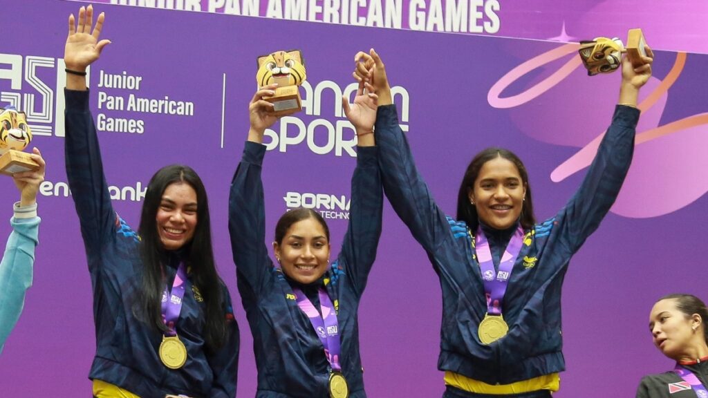Colombia celebrando medallas en los Panamericanos Junior / Foto: Comité Olímpico Colombiano