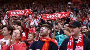 Liverpool rinde emotivo homenaje a Diogo Jota en su regreso a Anfield