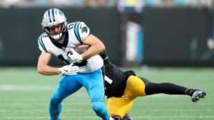 Carolina Panthers recupera a Hunter Renfrow tras lesión de Jalen Coker