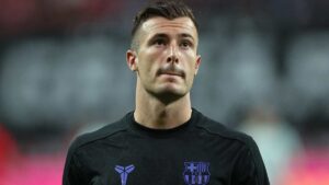 Iñaki Peña renueva contrato con el Barcelona y llega cedido al Elche