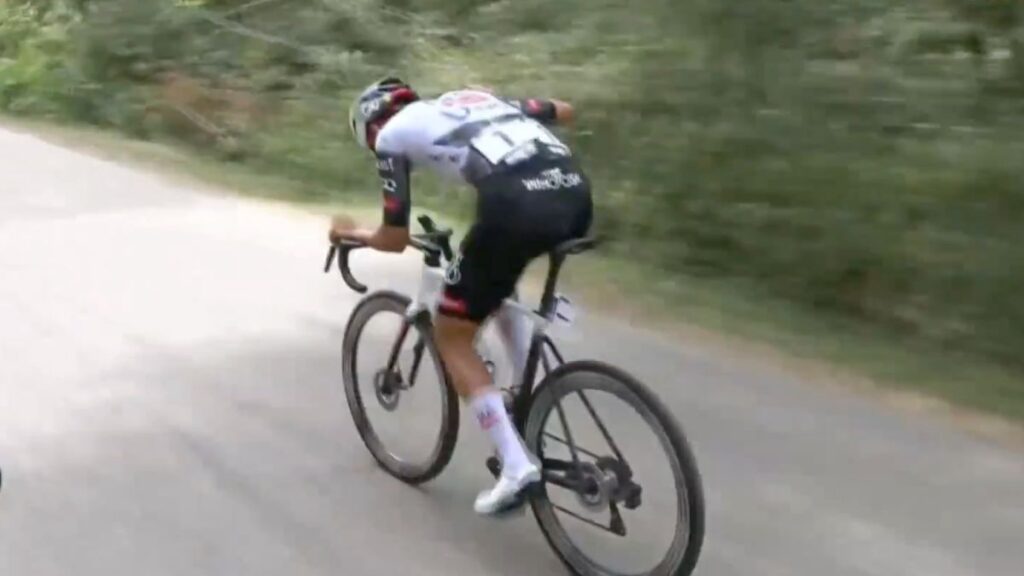 ¡Ni un pinchazo lo detiene! Isaac del Toro se recupera y se corona en Burgos