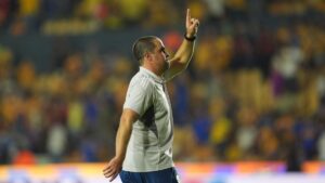 El polémico gesto de André Jardine: ¿Provocación al Volcán o respuesta natural a las críticas?