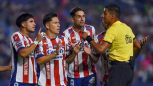 El VAR de Roberto García Orozco: Pumas y San Luis, afectados por el arbitraje en la jornada 4