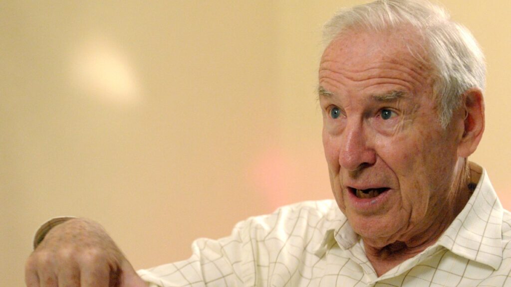 Muere Jim Lovell