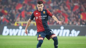 Johan Vásquez y el Genoa, perseguidos por los fantasmas del descenso en la Serie A