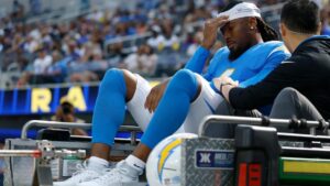 Se encienden las alarmas en Chargers con aparatosa lesión de Quentin Johnston