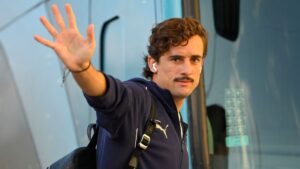 Cortizo llega a León y valora la experiencia de coincidir con figuras como Ramos, Canales y James