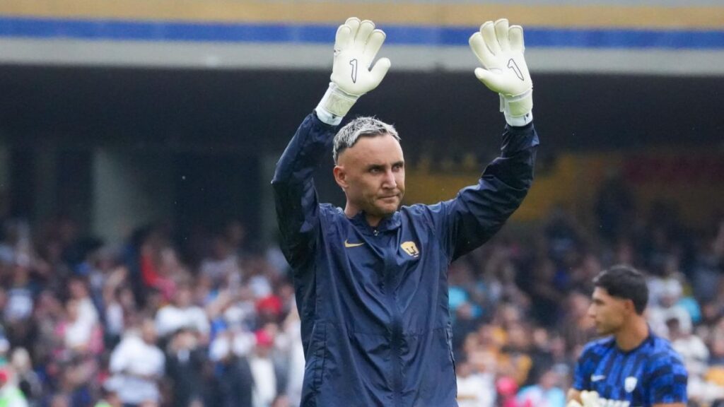 ¡Ovación en CU! Así fue la bienvenida a Keylor Navas en su primer juego como local con Pumas