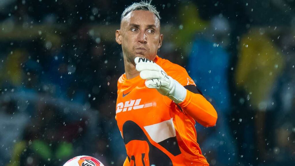 Keylor Navas, emocionado por haber vivido su primer partido en CU