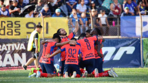 Nicolás Samayoa debuta en el Apertura 2025 marcando el gol del triunfo Municipal sobre Cobán Imperial