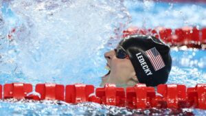 Ledecky gana séptimo oro mundial en 800 libres tras reñida final con McIntosh y Pallister en Singapur 2025