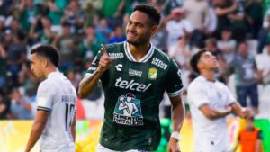 El León suma su tercer triunfo en el Apertura 2025 tras doblegar a unos Gallos en crisis