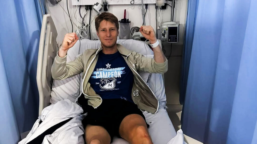 Andrés Llinás, luego de la cirugía. - @llinasandres.