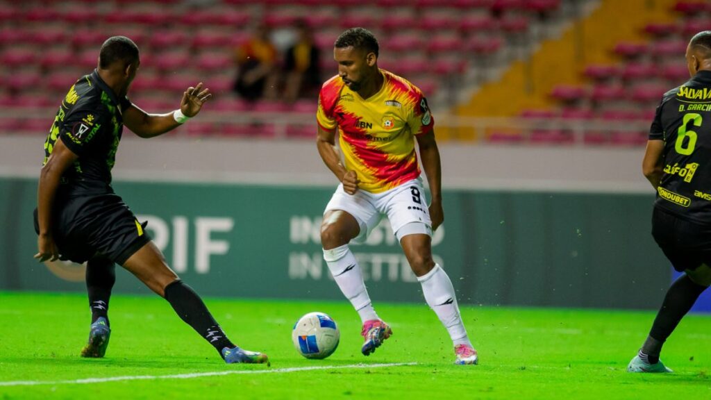 Incertidumbre con la renovación de Marcel Hernández en Herediano | Concacaf.com