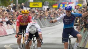 ¡Por celebrar antes! Jhonatan Narváez le arrebata la victoria a Sheehan en la Vuelta a Alemania