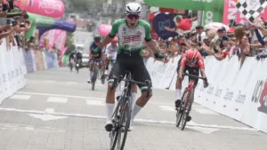 Alejandro 'El Pony' Osorio conquista Honda y celebra en la etapa 2 del Clásico RCN