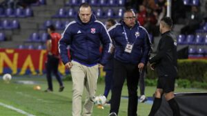 Alejandro Restrepo juega de ajedrecista y pone a Francisco Fydriszewski de reina: así remontó Medellín al Pasto