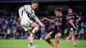 Aaron Ramsey por fin debuta en el Apertura 2025, pero los Pumas no pueden ante el Puebla