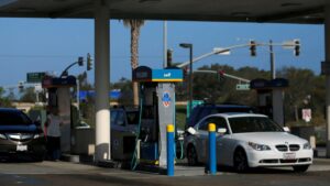 Hoy No Circula 15 de agosto 2025: ¿Qué carros descansan los viernes en la CDMX y Edomex?