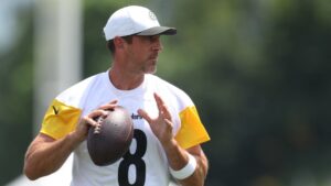 Aaron Rodgers no verá acción en el último partido de pretemporada con Steelers