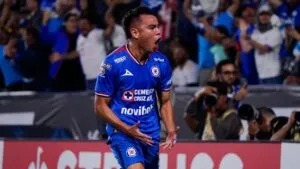 Charly Rodríguez renueva con Cruz Azul hasta 2029 y cierra la puerta a Tigres