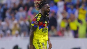 Saint-Maximin tiene su primera polémica en México: se burla de fan de Cruz Azul