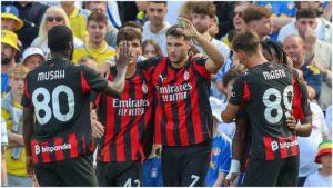 Santiago Gimenez se reencuentra con el gol en la pretemporada del Milan