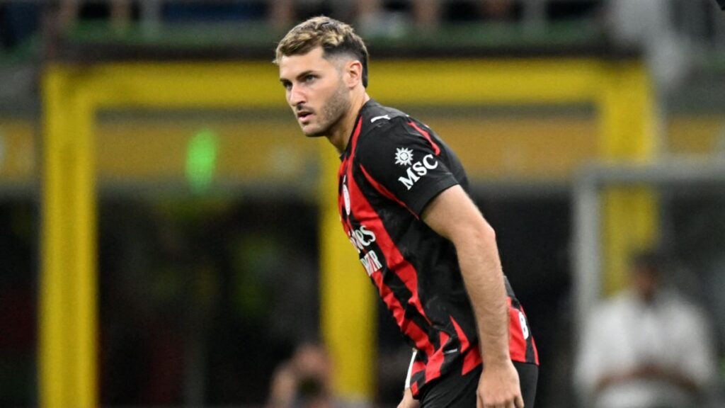 Santiago Gimenez se queda con el AC Milan | Reuters