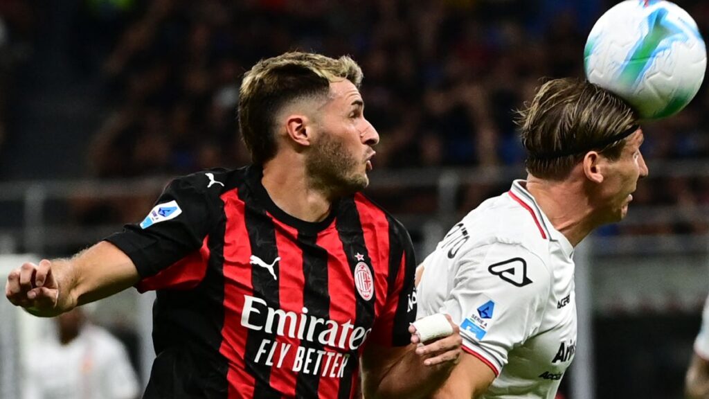 Santiago Gimenez se quedará en el Milan