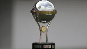 Copa Sudamericana 2025: ¿De cuánto es el millonario premio que se llevará el campeón?