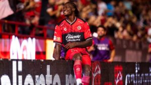 Tijuana golea a un diezmado Necaxa con una brillante actuación de Frank Boya