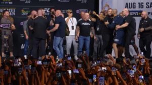 Se encienden los ánimos en el cara a cara de Dricus du Plessis y Khamzat Chimaev