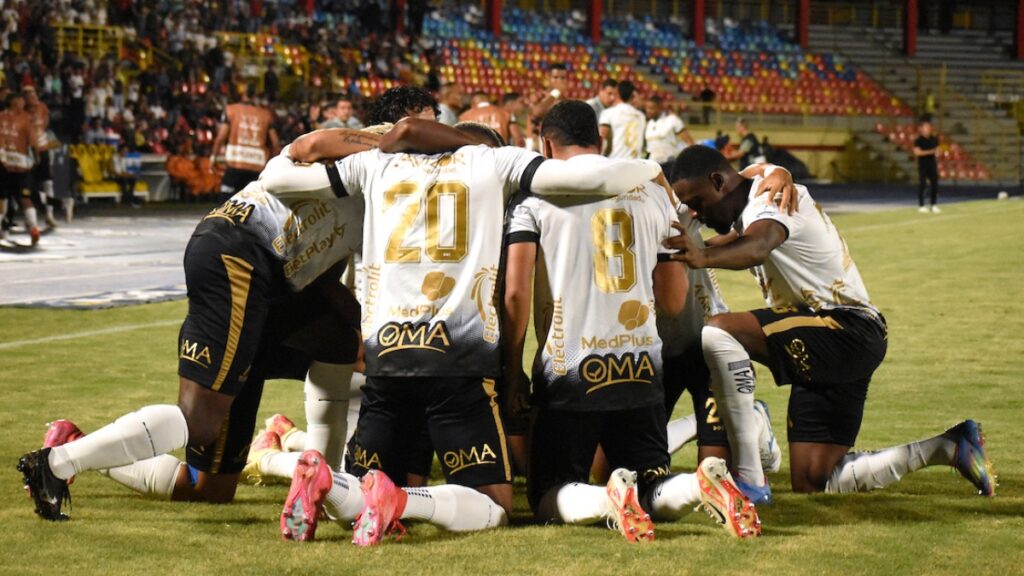 Llaneros derrota a Pasto