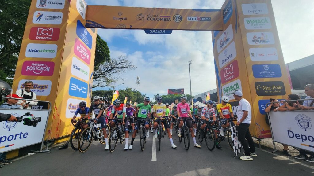 Salida de La Vuelta a Colombia 2025 / Fedeciclismo