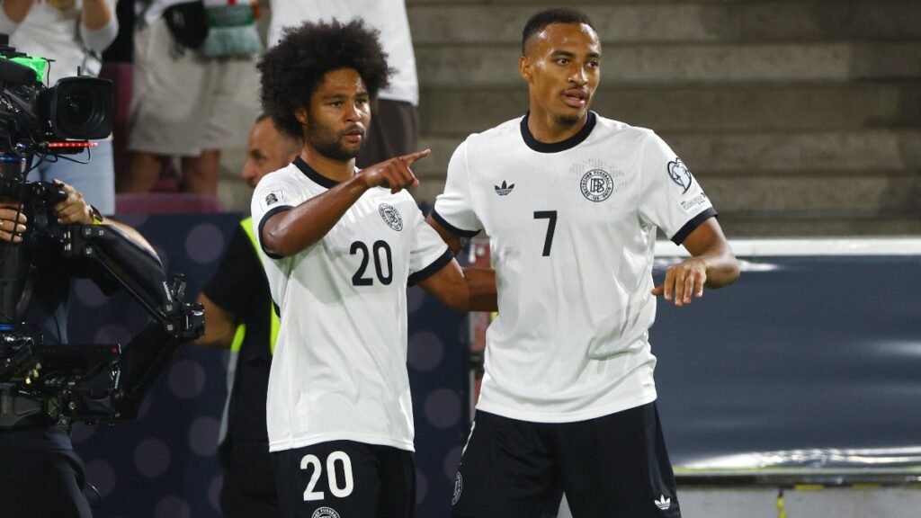 Serge Gnabry celebrando el gol de Alemania vs Irlanda del Norte / REUTERS/Thilo Schmuelgen