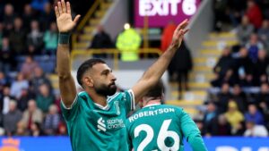 ¿Pero qué hizo Mejbri? Insólito error de Burnley para darle la victoria al Liverpool