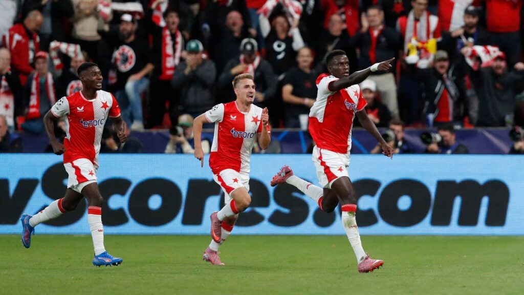 Slavia Praga celebrando sus goles ante Bodo Glimt / REUTERS/Eva Korinkova