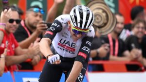 Marc Soler arrasa en la montaña y logra consagrarse en el alto de La Farrapona