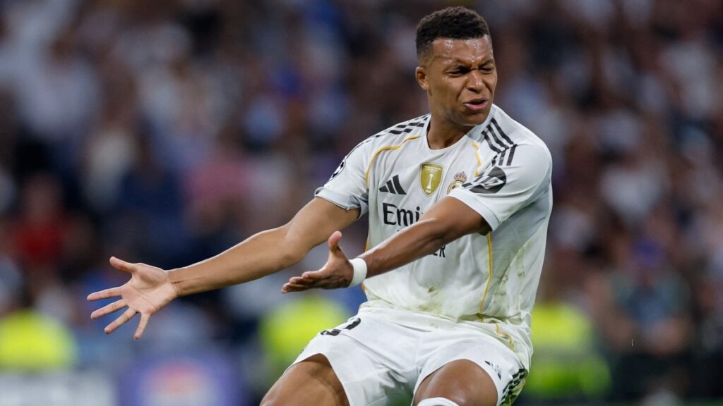 Kylian Mbappé en partido con Real Madrid | Oscar DEL POZO / AFP
