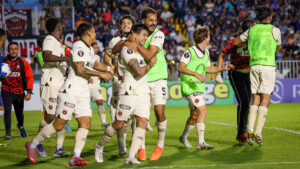 Alajuelense lo gana en el final y avanza a semis de la Copa Centroamericana