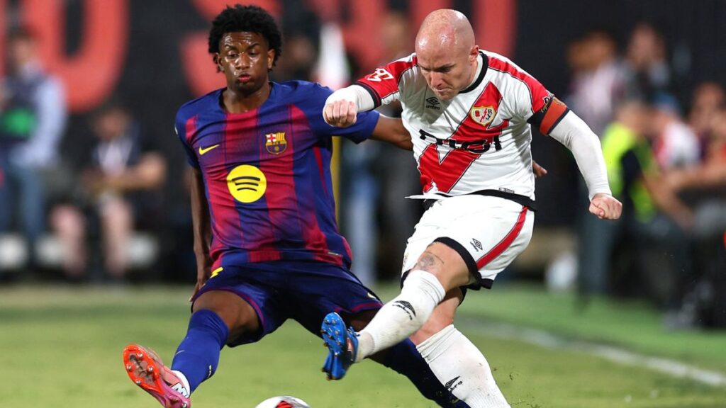 Alejandro Balde sufre lesión en entrenamiento