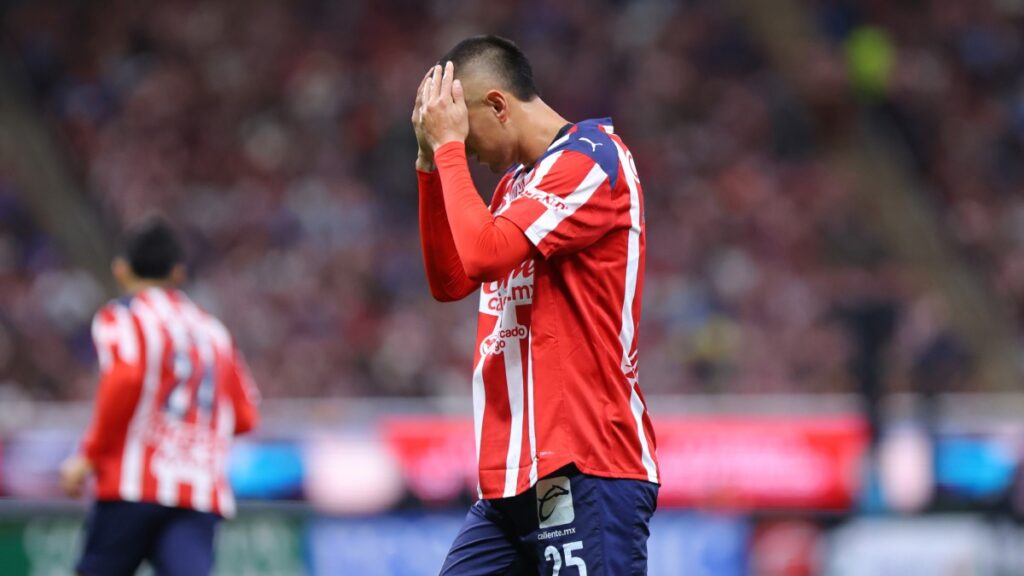 Roberto Alvarado podría ser baja ante Tigres | Imago7