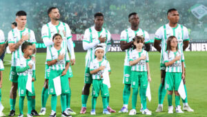 Alfredo Morelos y Edwin Cardona protagonizan fuerte discusión en el partido contra Millonarios