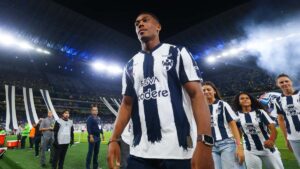 Anthony Martial tiene presentación estelar ante la afición de Monterrey