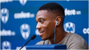 Alerta sísmica suena en plena presentación de Anthony Martial con Rayados